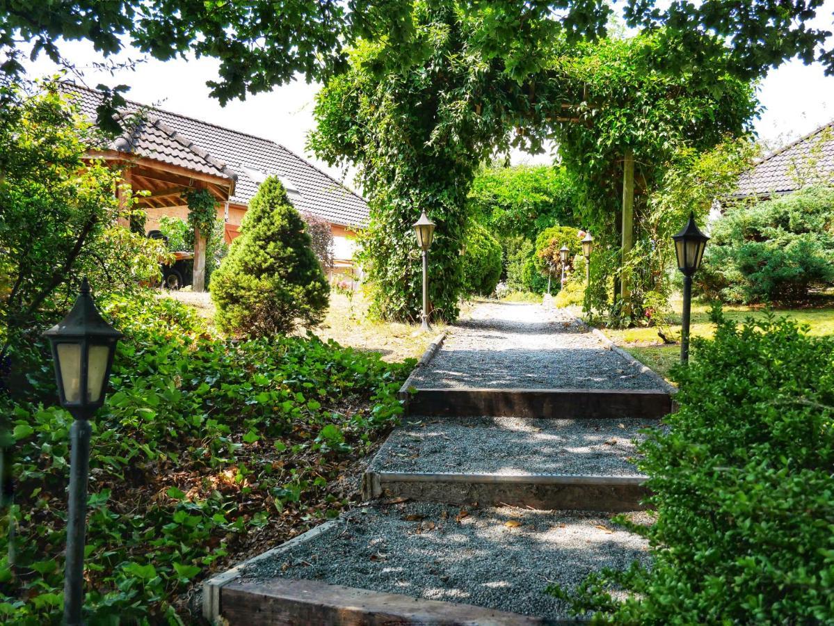 וואימס Landhaus Am See Von Robertville מראה חיצוני תמונה